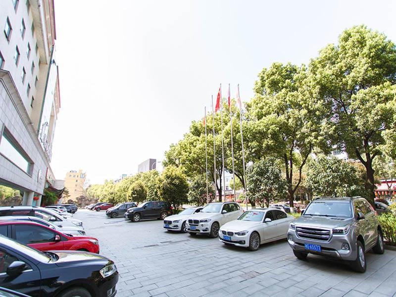 Vienna International Hotel Zhangjiajie Tianmen Mountain Bagian luar foto